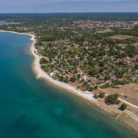 Dom wakacyjny In With House Sea View