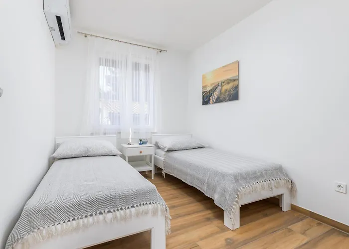 In With House Sea View Dom wakacyjny