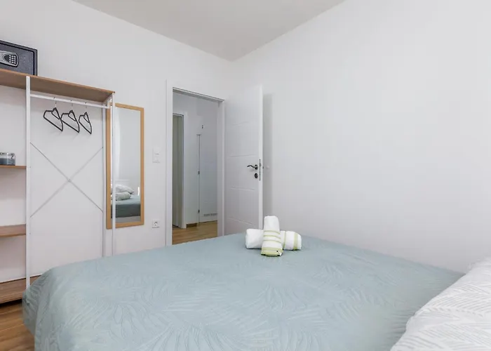 Dom wakacyjny In With House Sea View *