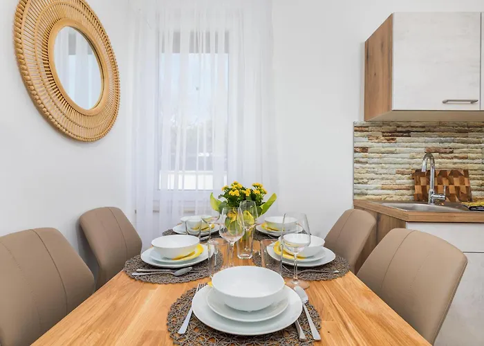 Dom wakacyjny In With House Sea View Peroj