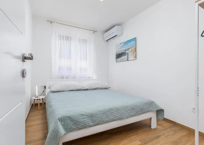 In With House Sea View *